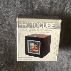 Photocube Color Digital Photo Frame Cherry Finish